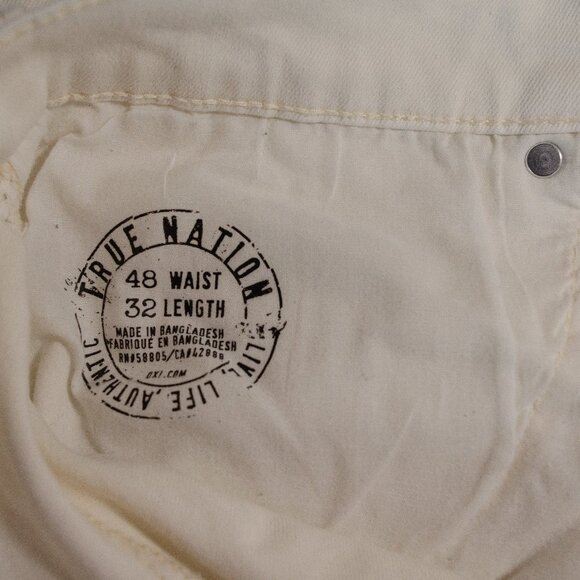 True Nation White Relaxed Tapered Fit Jeans 48x32 - Picture 1 of 2